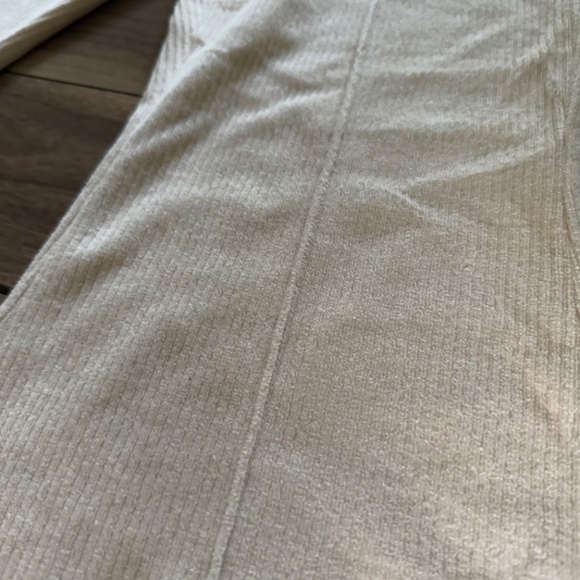 Aerie | S Groove-On Rib Velour Flare Pants Soft Oat - Picture 5 of 8